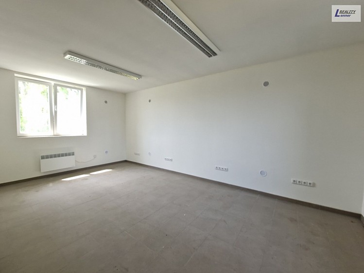 Pronájem komerčního prostoru, 144 m² (3 z 12)