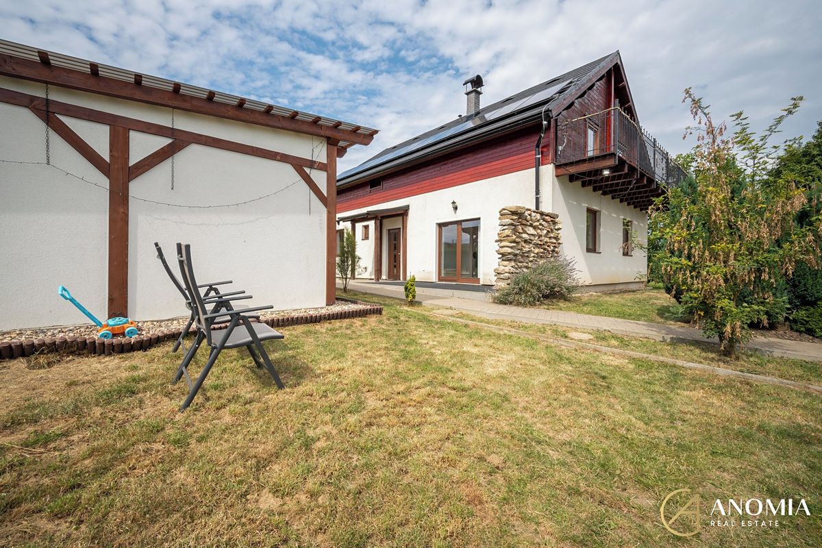 Prodej rodinného domu 195 m², pozemek 823 m² – fotografie 4