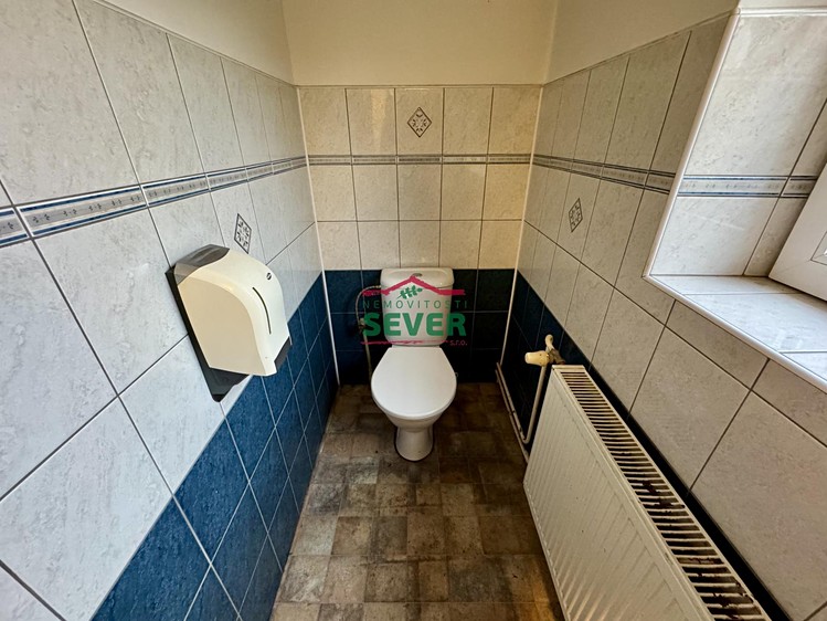 Комерційне приміщення на продаж, 400 м² (20 з 27)