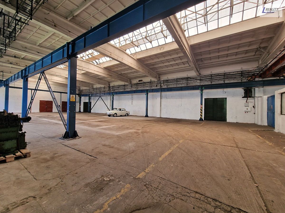 Pronájem skladového prostoru 371 m² – fotografie 2