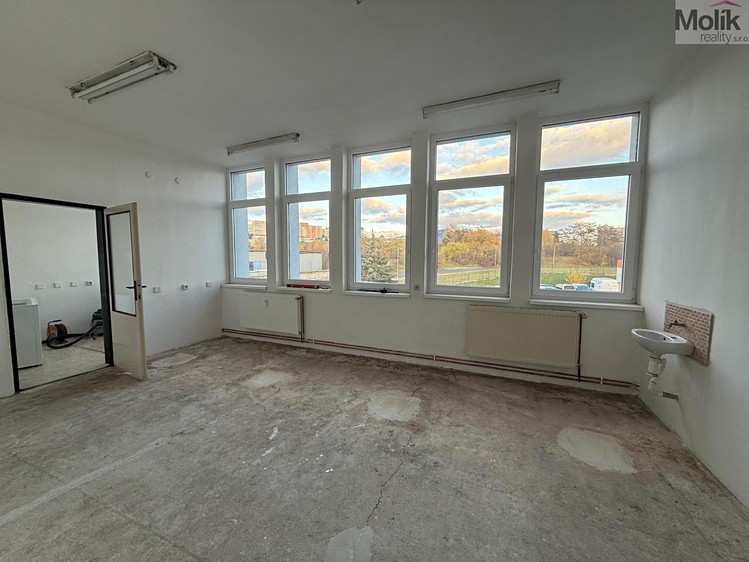 Комерційне приміщення в оренду, 154 м² (7 з 11)