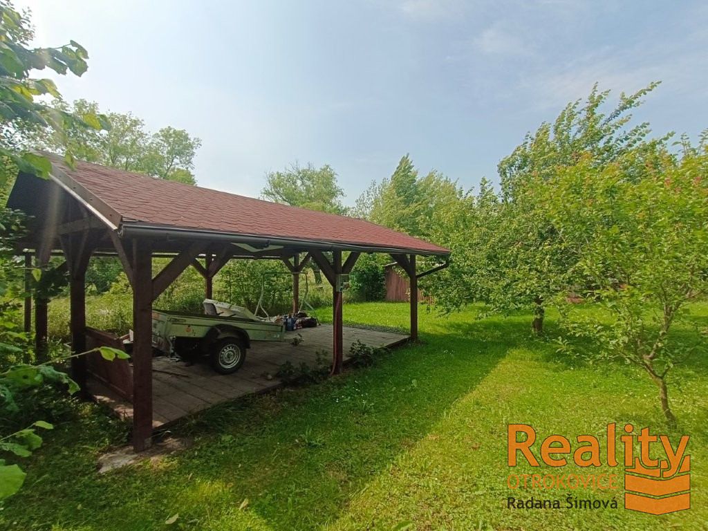 Prodej zahrady 1098 m²