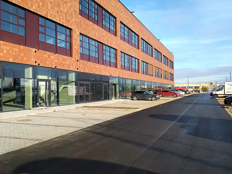 Pronájem obchodního prostoru 557 m², Plzeň – náhled fotky 2