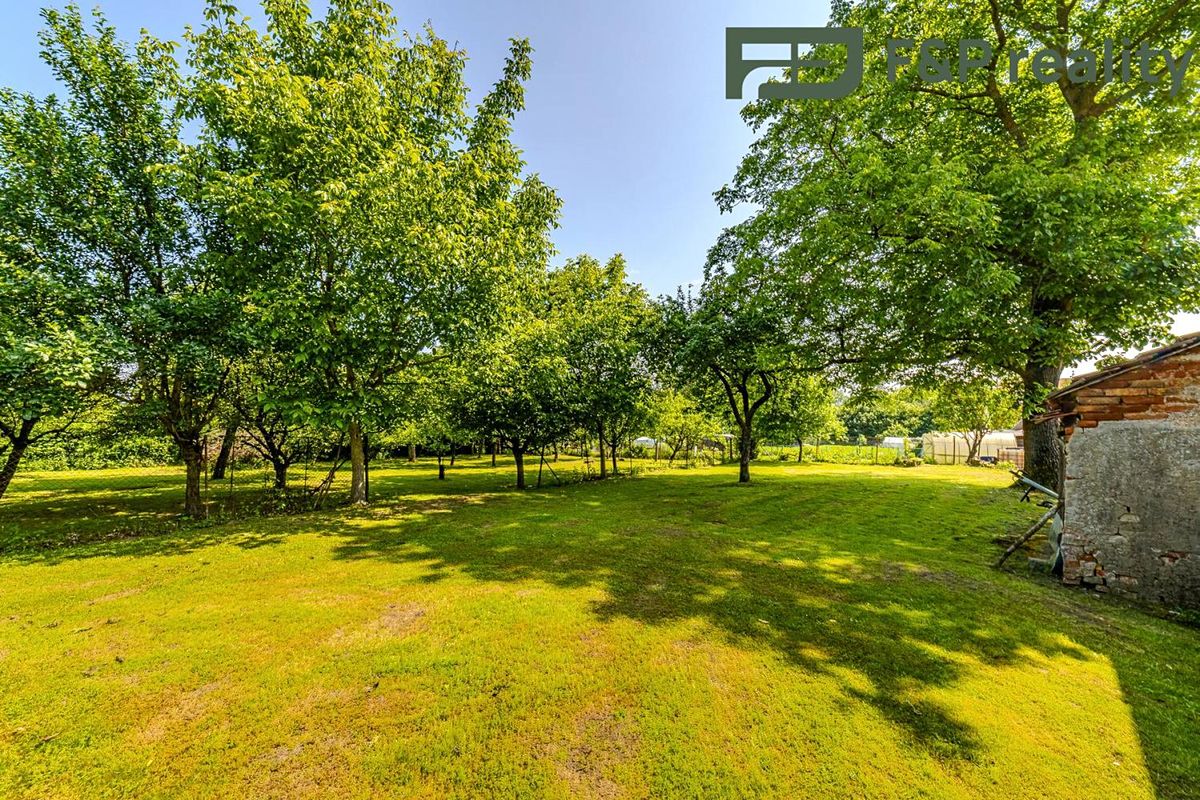 Prodej stavebního pozemku 2004 m²