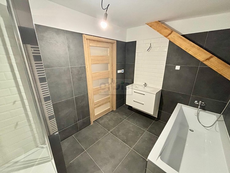 Будинок на продаж, 240 м² (10 з 32)