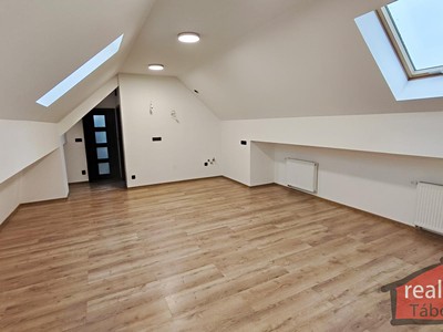 Prodej bytu 2+kk 60 m² (Podkrovní)
