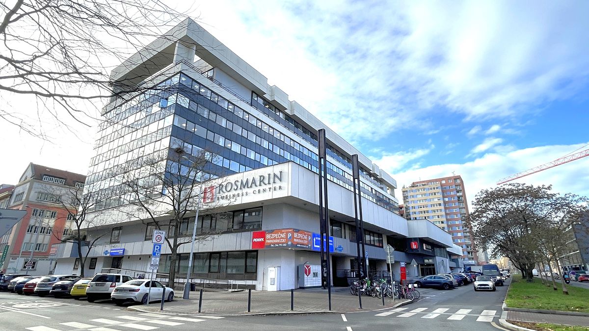 Pronájem kanceláře 1252 m² – fotografie 2
