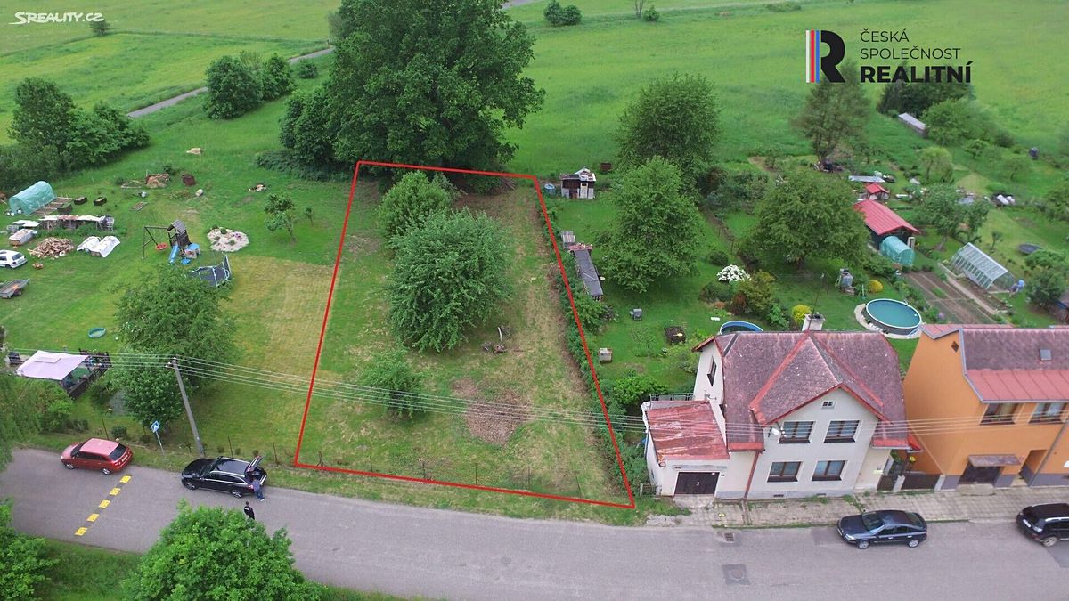 Prodej stavebního pozemku 1002 m² – fotografie 2