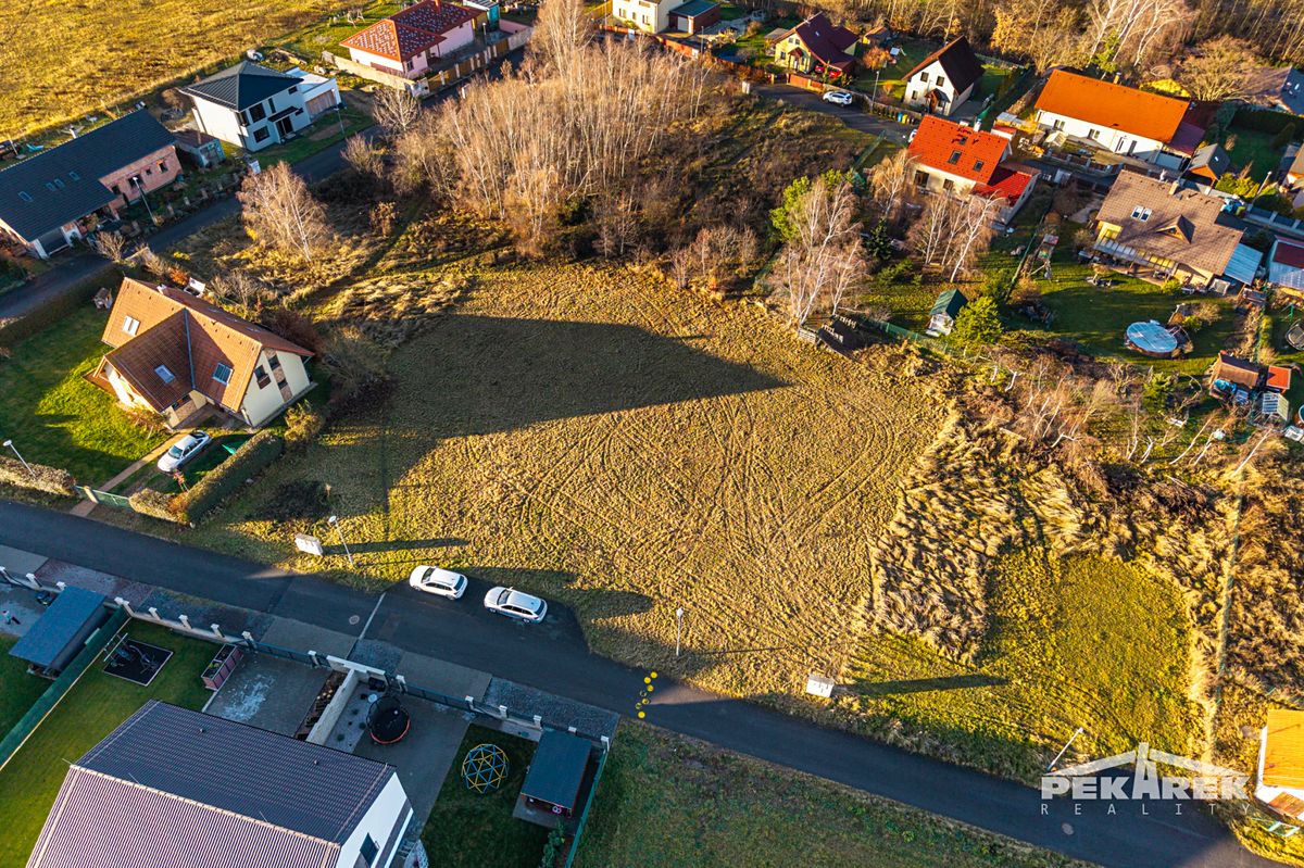 Prodej stavebního pozemku 1054 m² – fotografie 3