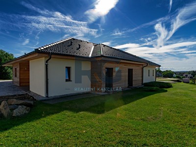 Prodej  rodinného domu 299 m², pozemek 5 172 m²