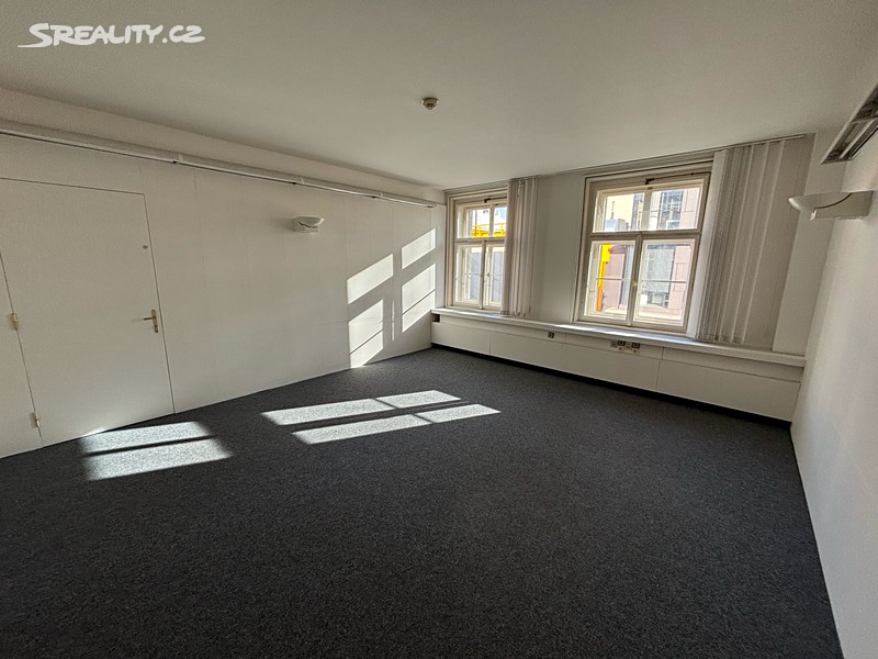 Pronájem kanceláře 32 m², Praha