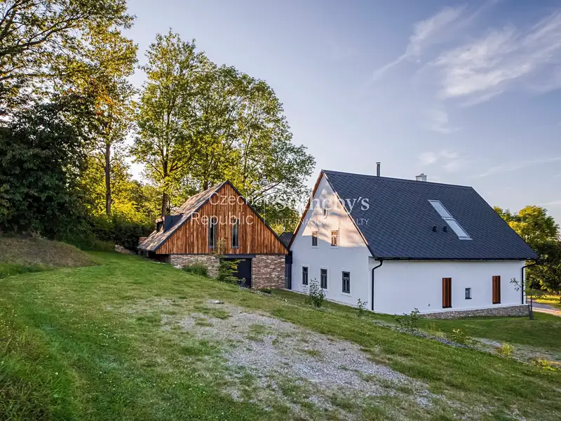 Prodej chalupy 470 m², pozemek 4349 m², Sněžné – náhled fotky 1