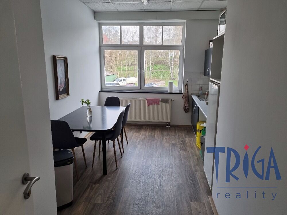 Pronájem kanceláře 23 m² – fotografie 3
