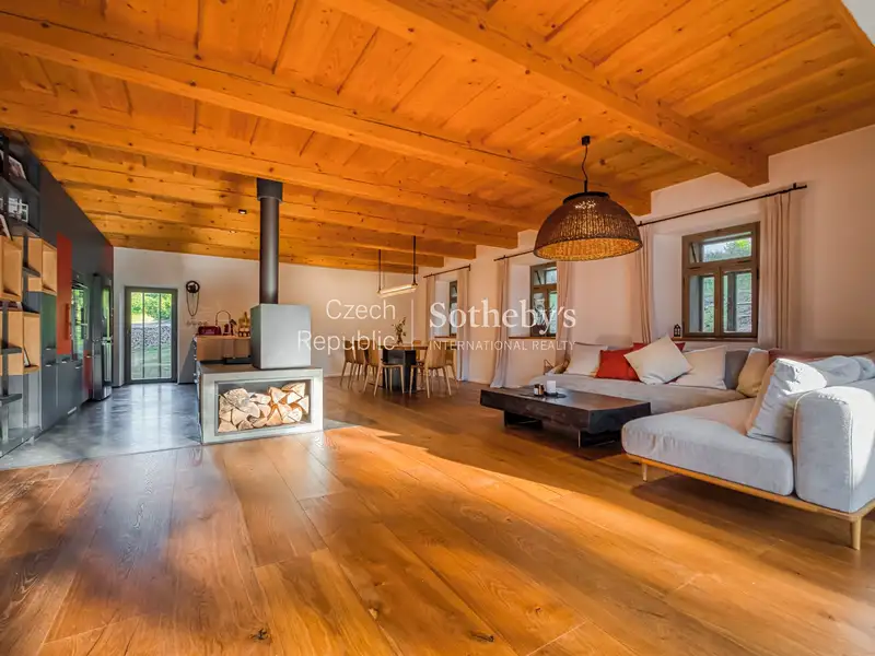 Prodej chalupy 470 m², pozemek 4349 m², Sněžné – náhled fotky 2