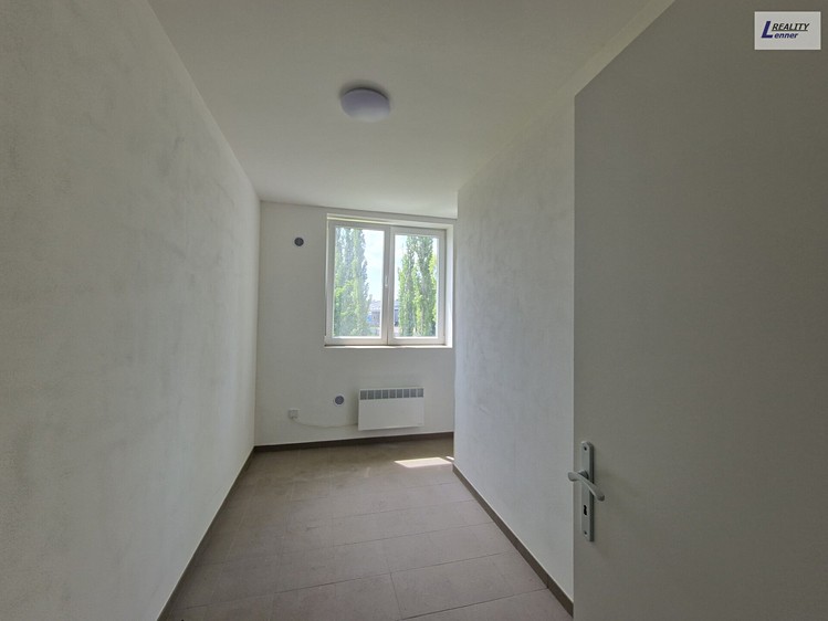 Pronájem komerčního prostoru, 144 m² (6 z 12)