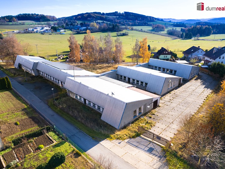 Pronájem komerčního prostoru, 1 650 m² (1 z 28)