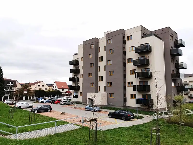 Prodej garážového stání 13 m², Plzeň – náhled fotky 1