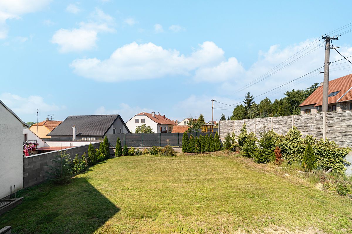 Prodej rodinného domu 242 m², pozemek 783 m² – fotografie 3