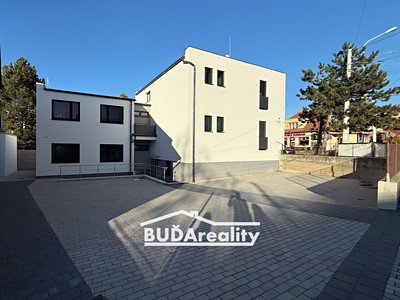 Pronájem bytu 1+kk 32 m²
