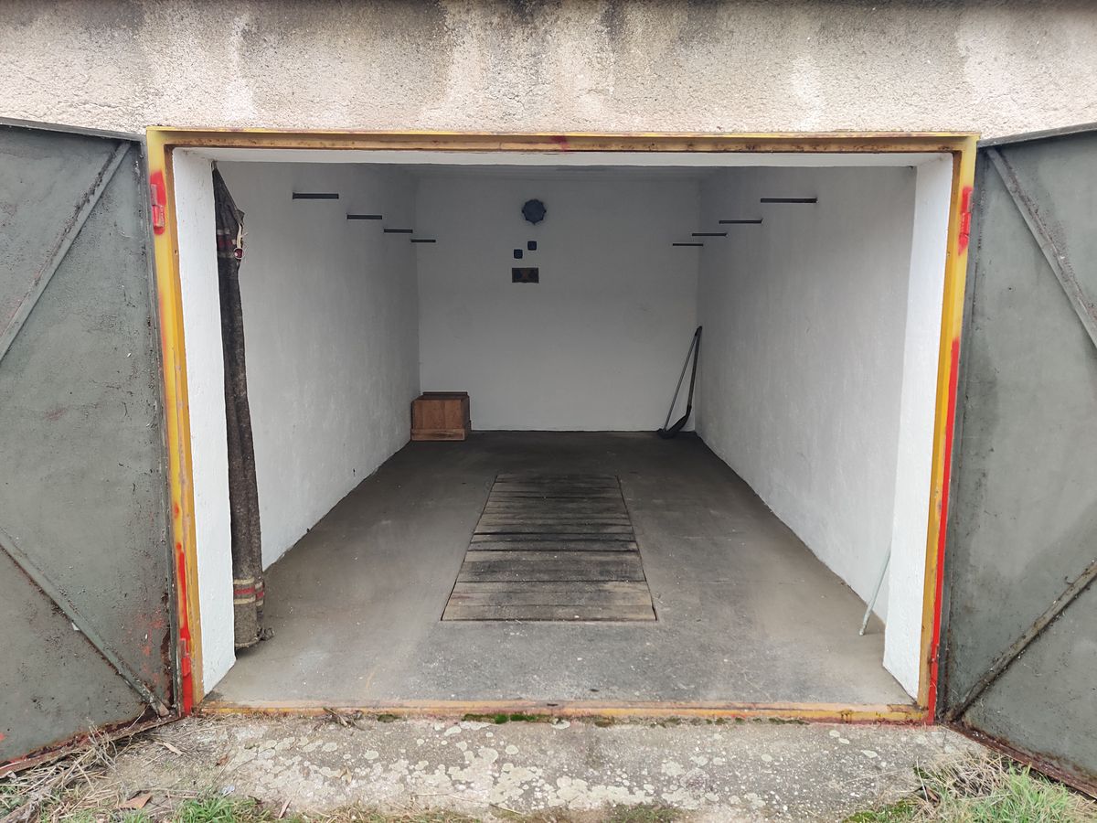 Prodej garáže 18 m² – fotografie 3
