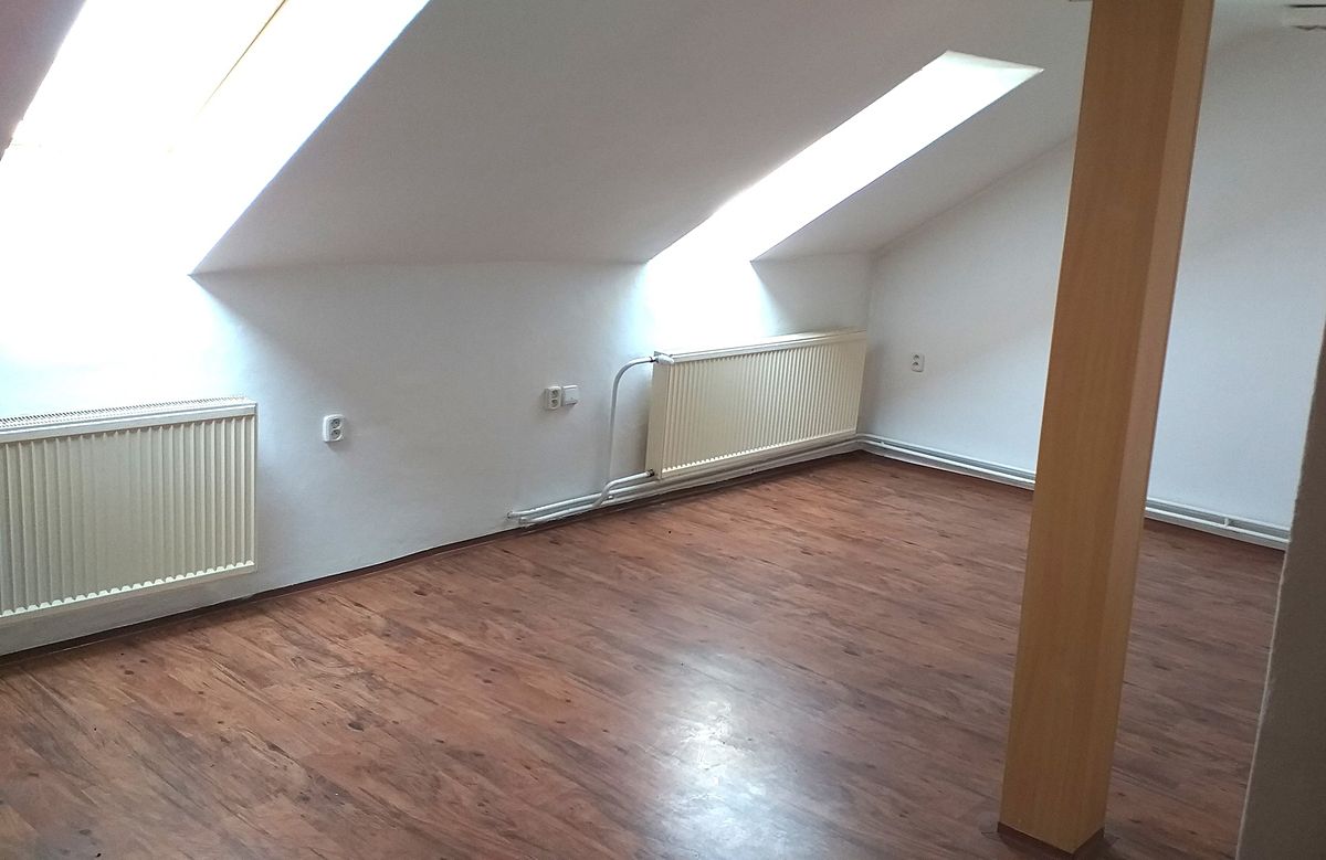 Pronájem kanceláře 300 m² – fotografie 2