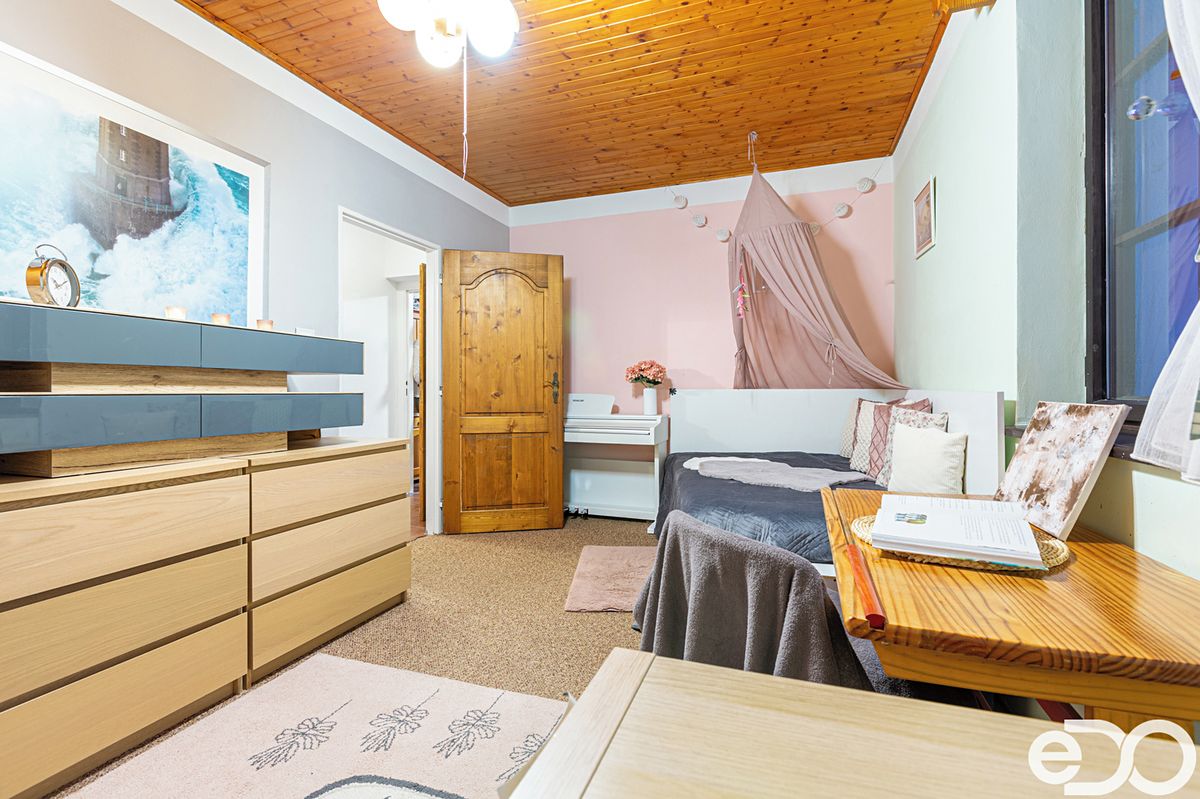 Prodej rodinného domu 290 m², pozemek 2010 m² – fotografie 5