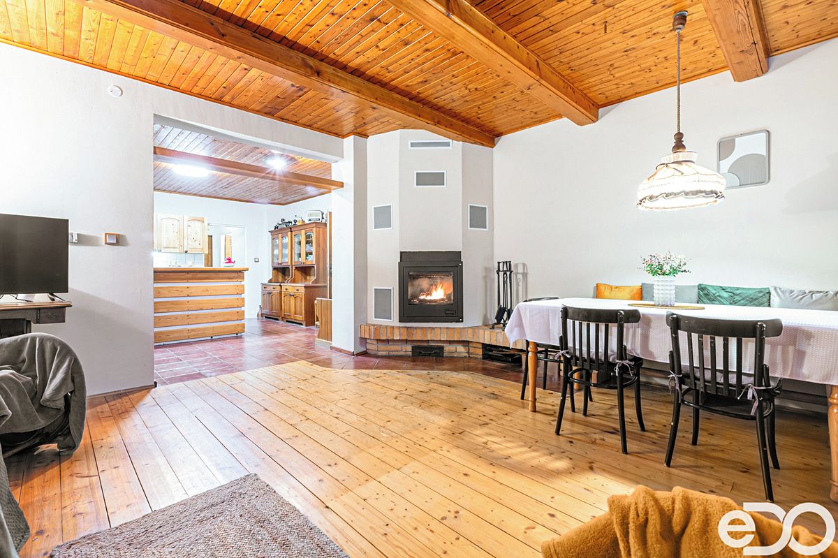 Prodej rodinného domu 290 m², pozemek 2010 m² – fotografie 2