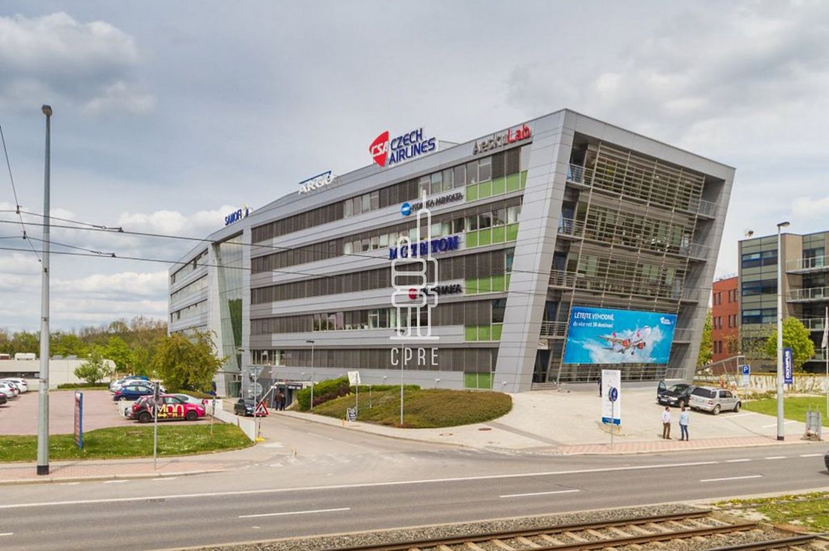 Pronájem kanceláře 329 m²