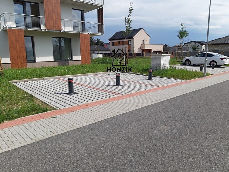 Pronájem nemovitosti, 14 m² (1 z 4)