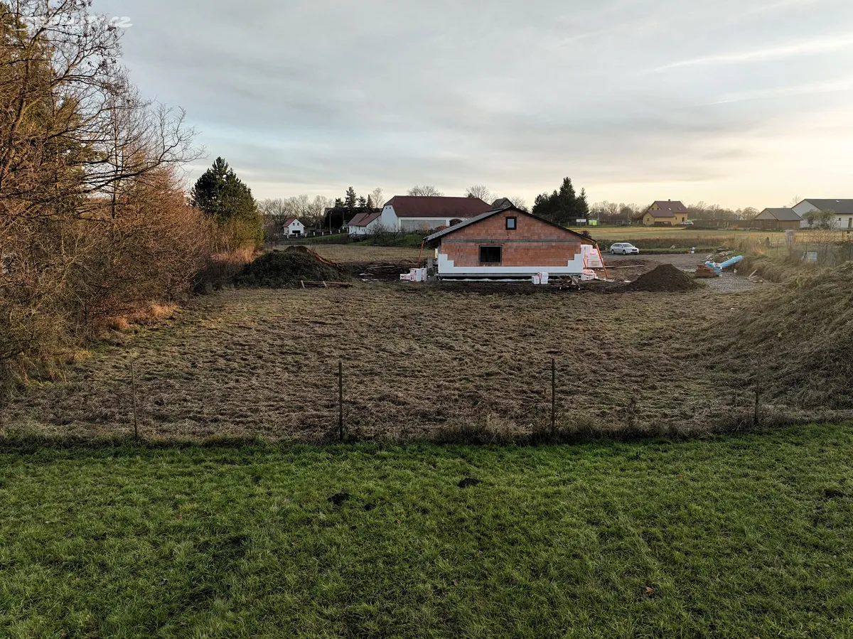 Prodej stavebního pozemku 1297 m² - Widok 6