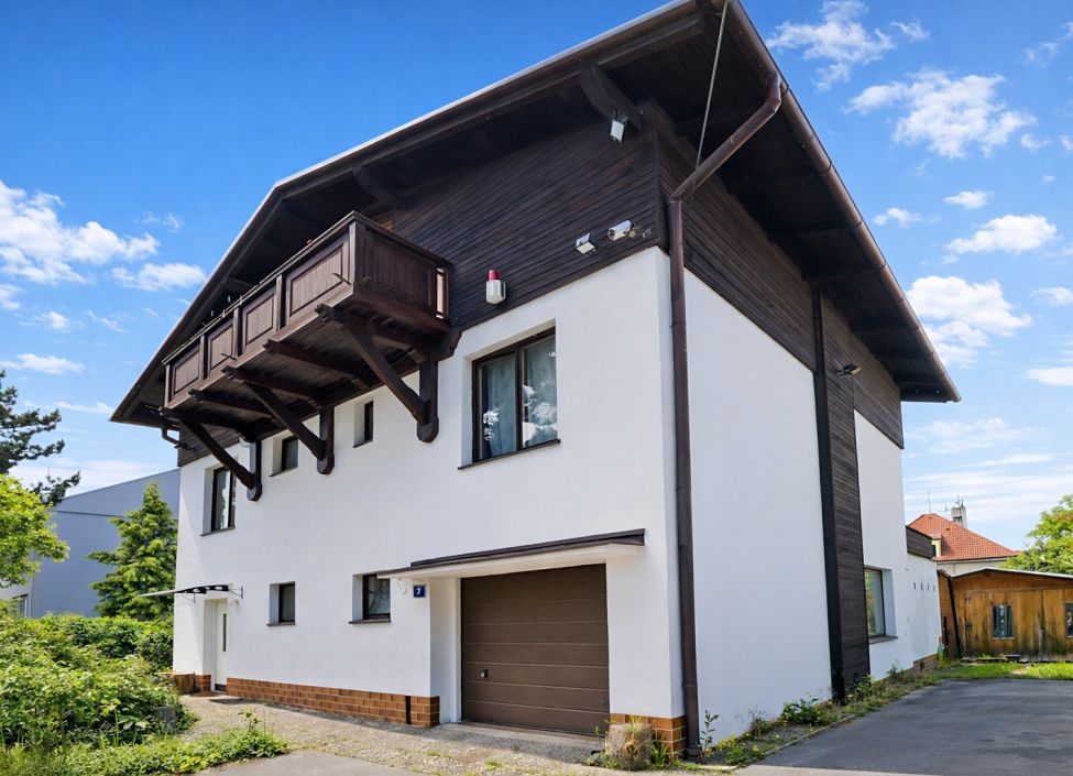 Prodej vily 353 m², pozemek 744 m²