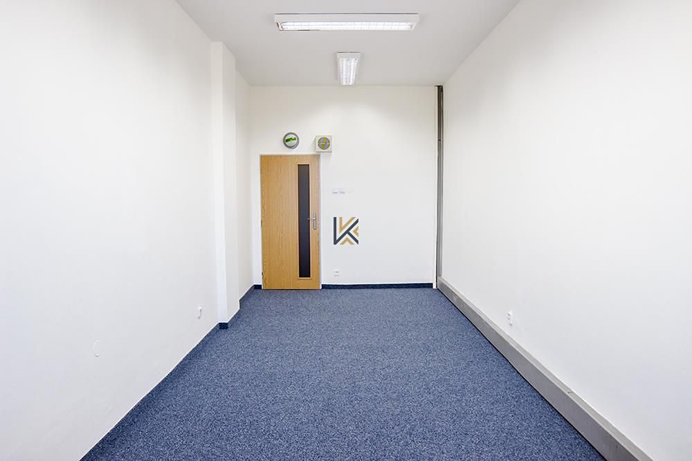 Pronájem kanceláře 70 m² – fotografie 3