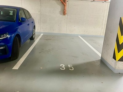 Pronájem garážového stání 14 m²