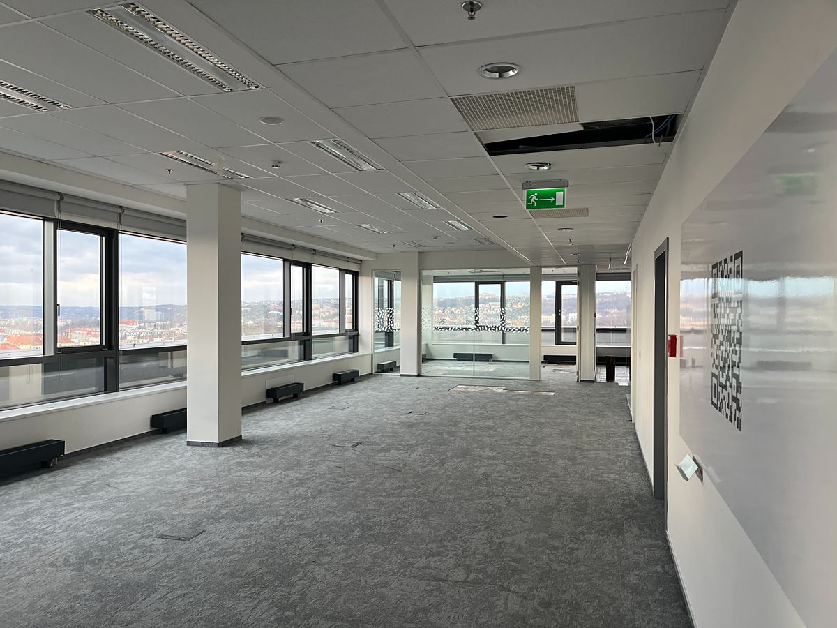 Pronájem kanceláře 740 m² – fotografie 5