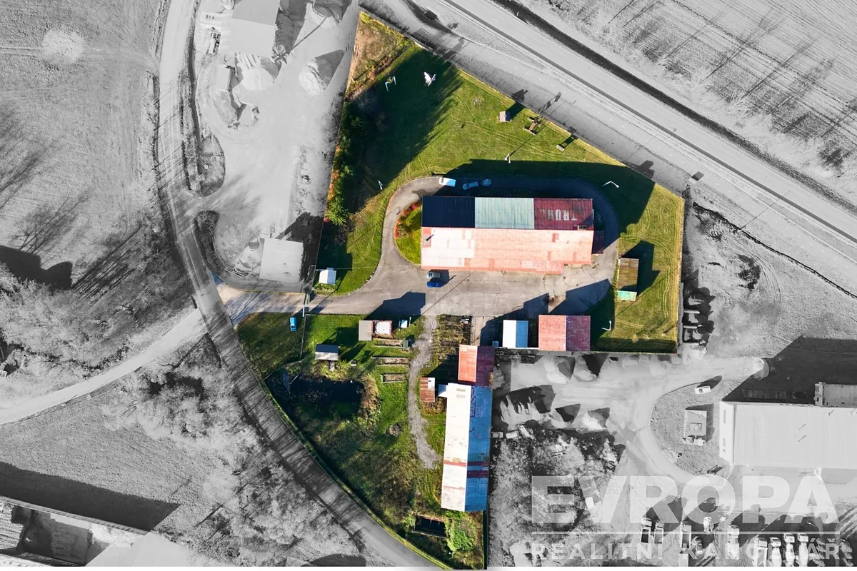 Prodej výrobní haly, prostoru 740 m²
