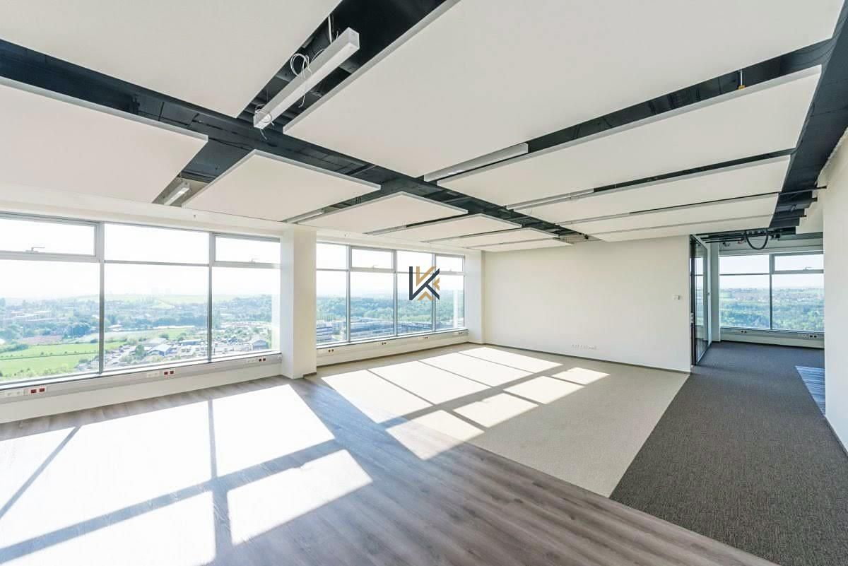 Pronájem kanceláře 310 m² – fotografie 2