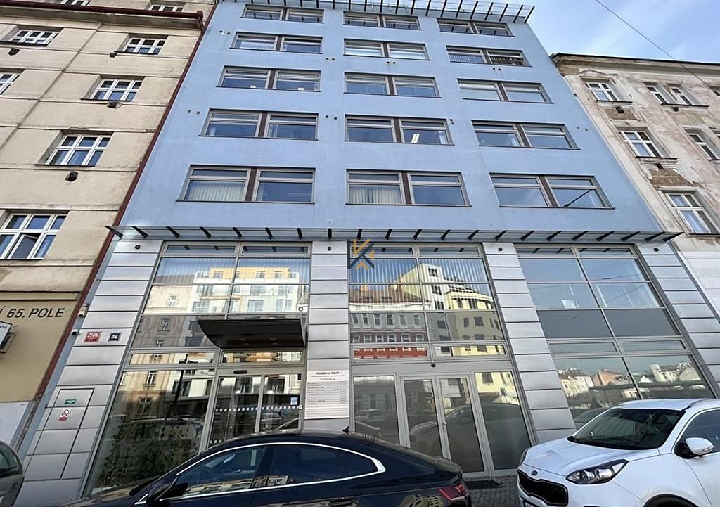 Pronájem kanceláře 270 m²