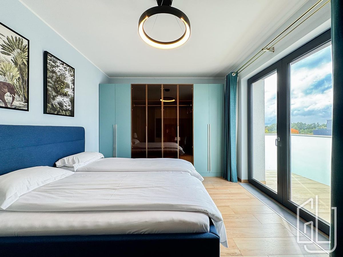 Prodej rodinného domu 260 m², pozemek 620 m² – fotografie 3