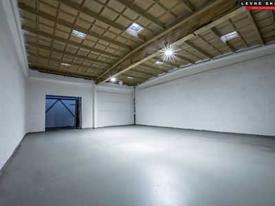 Pronájem skladového prostoru 1000 m²