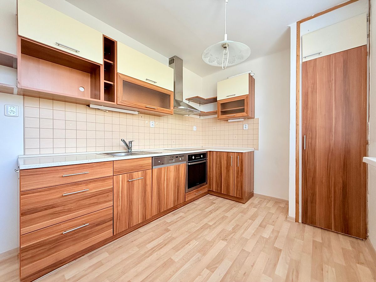 Pronájem bytu 2+1 54 m² (Jednopodlažní)