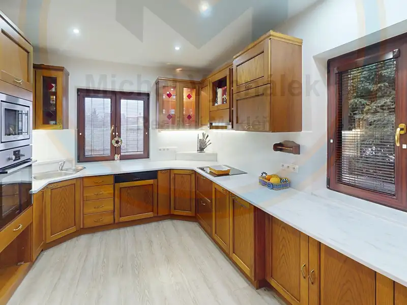 Prodej rodinného domu 154 m², pozemek 1244 m², Tišice – náhled fotky 2