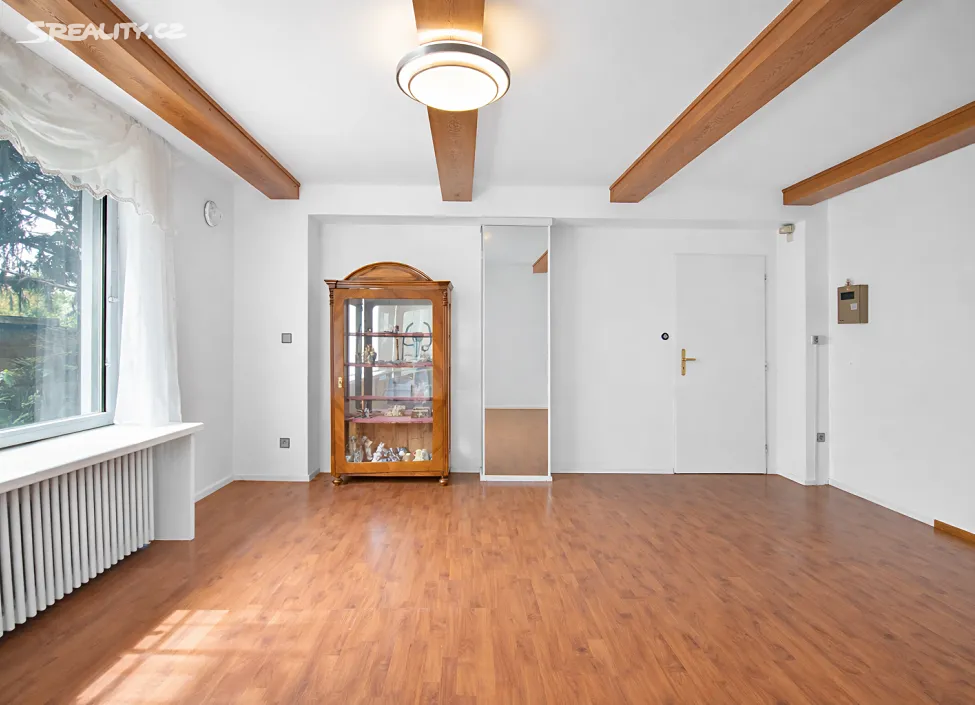 Prodej vily 353 m², pozemek 744 m² – pohled 5
