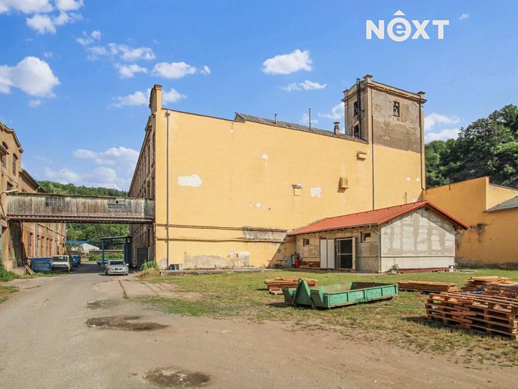 Pronájem komerčního prostoru, 1 800 m² (3 z 9)