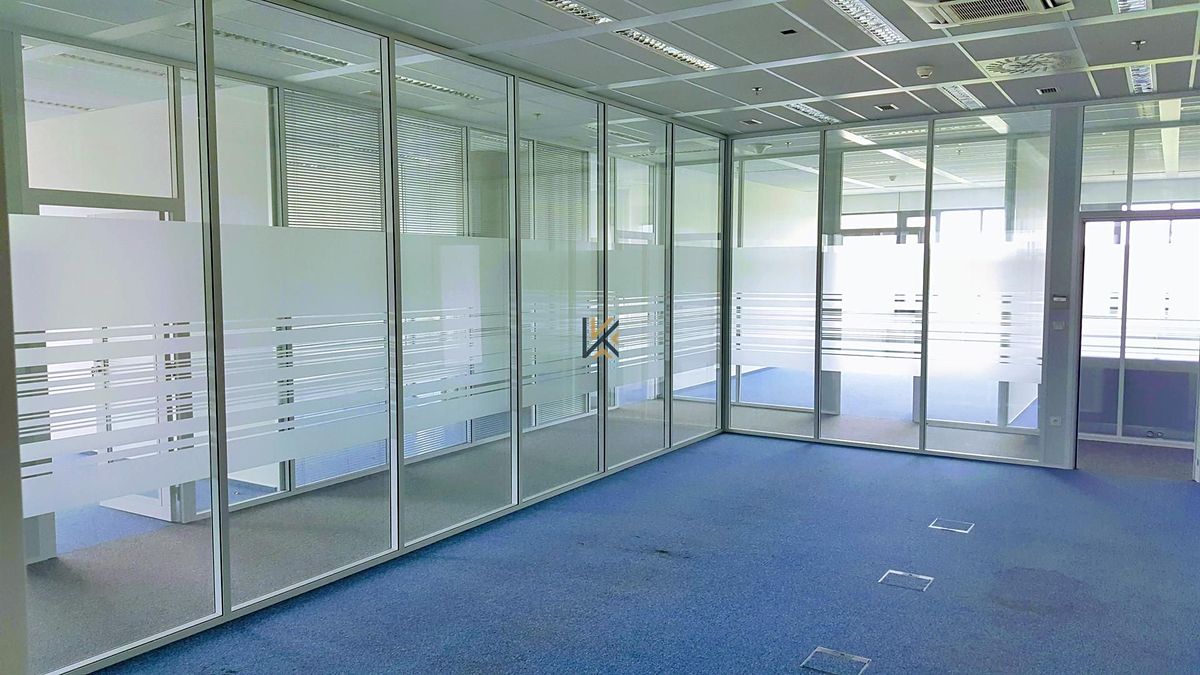 Pronájem kanceláře 1154 m² – fotografie 2