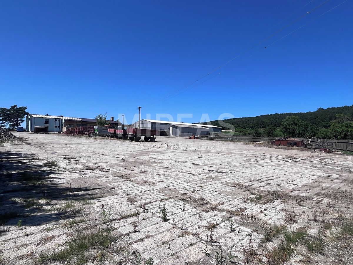 Pronájem komerčního pozemku 3325 m² – fotografie 4