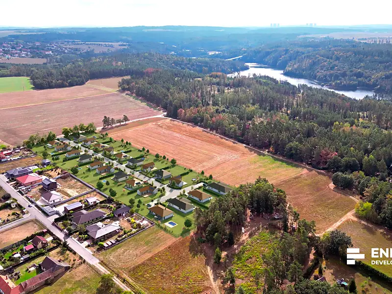 Prodej stavebního pozemku 885 m², Kozlany – náhled fotky 2
