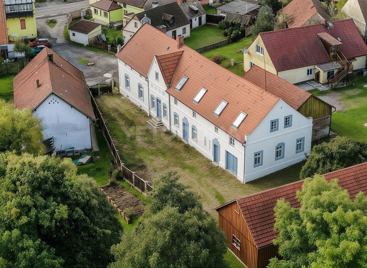 Prodej rodinného domu 100 m², pozemek 1270 m² – fotografie 2