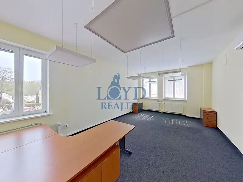 Pronájem kanceláře 30 m², Karlovy Vary – náhled fotky 3