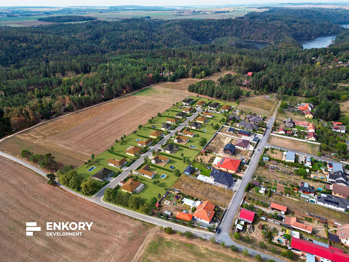Prodej stavebního pozemku 885 m² – fotografie 3