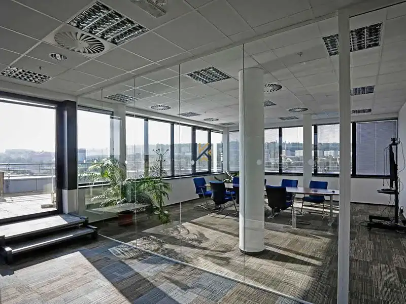 Pronájem kanceláře 708 m², Praha – náhled fotky 2